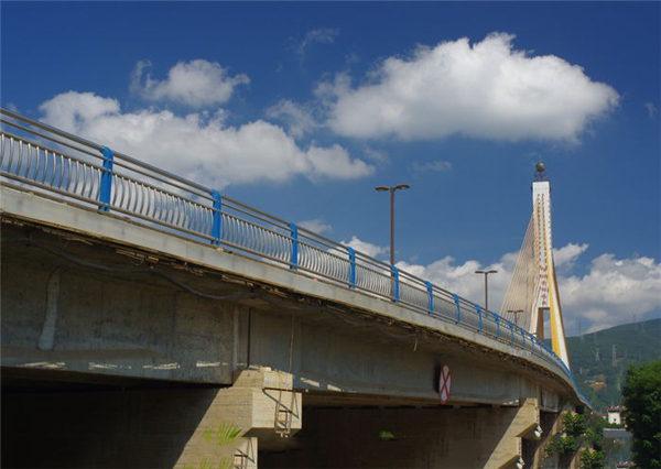 南通304不锈钢桥梁护栏：安全、耐用与美观的完美结合