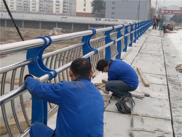 南通不锈钢桥梁护栏除锈维护的重要性及其方法